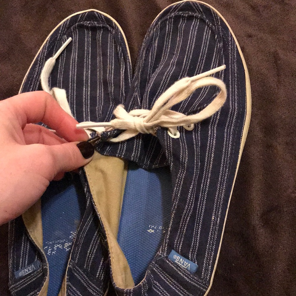 Vans - Picture 6 of 6